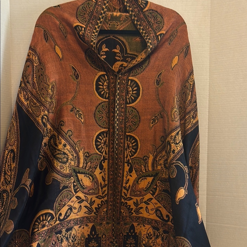 Elegant Paisley Scarf in Black and Brown